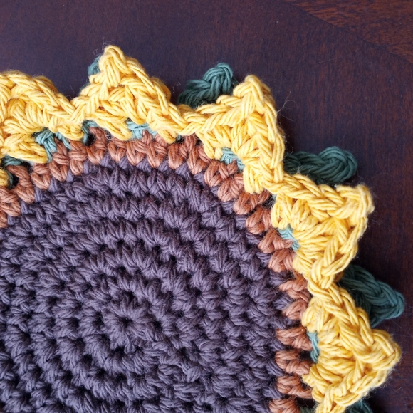 Sunflower coasters (4) Crochet handmade by seller 100% cotton yarn - Picture 5 of 6